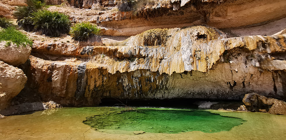 Paesaggio costiero dell'Oman fotografato durante il tour Dhofar Adventure 